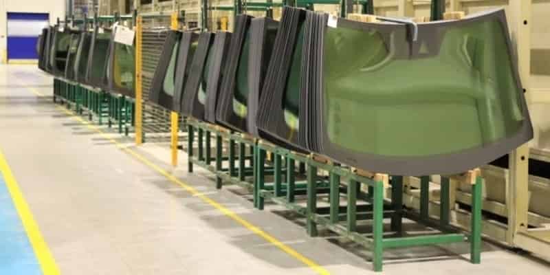 Hình 1: 123oto.com - Địa chỉ THAY KÍNH XE khách giá cả phải chăng