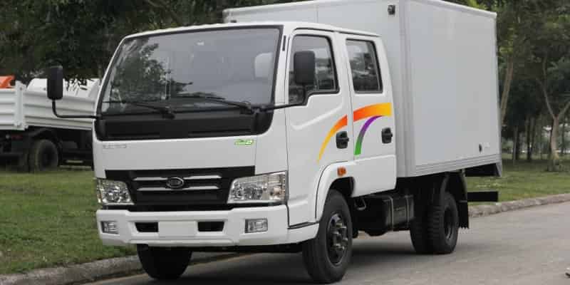 Hình 1: Kính chắn gió xe tải Veam có giá dao động từ 1,300,000 - 1,500,000/ cái.