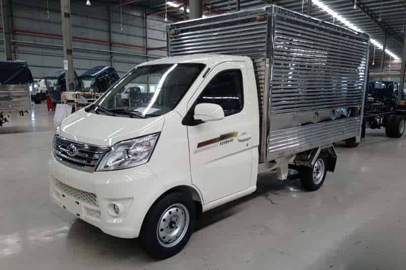 Hình 2: Kính chắn gió xe tải Tera