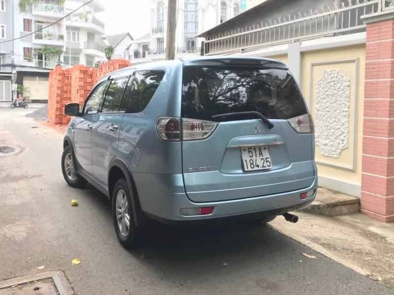 giá kính chắn gió xe Mitsubishi Zinger