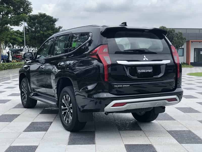 123oto THAY KÍNH XE Mitsubishi Pajero Sport