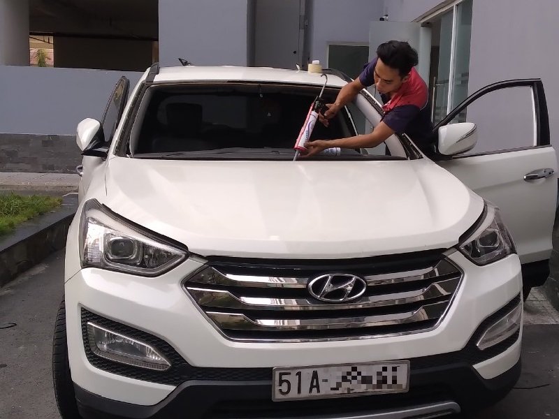 123oto.com chuyên THAY KÍNH XE ô tô tận nơi