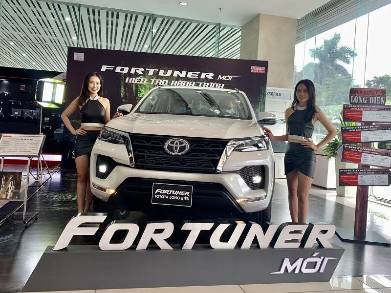 123oto THAY KÍNH XE fortuner tận nơi